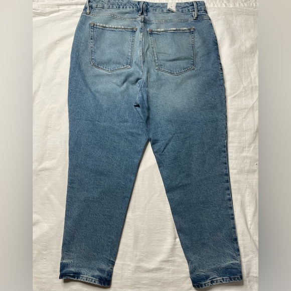 Good American Faded Classic Ankle Jeans - Picture 2 of 5